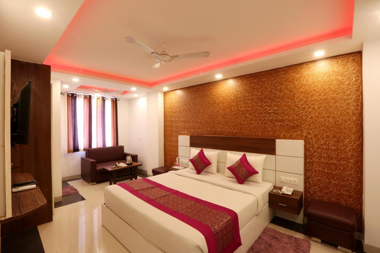 Hotel Classic Ню Делхи Екстериор снимка