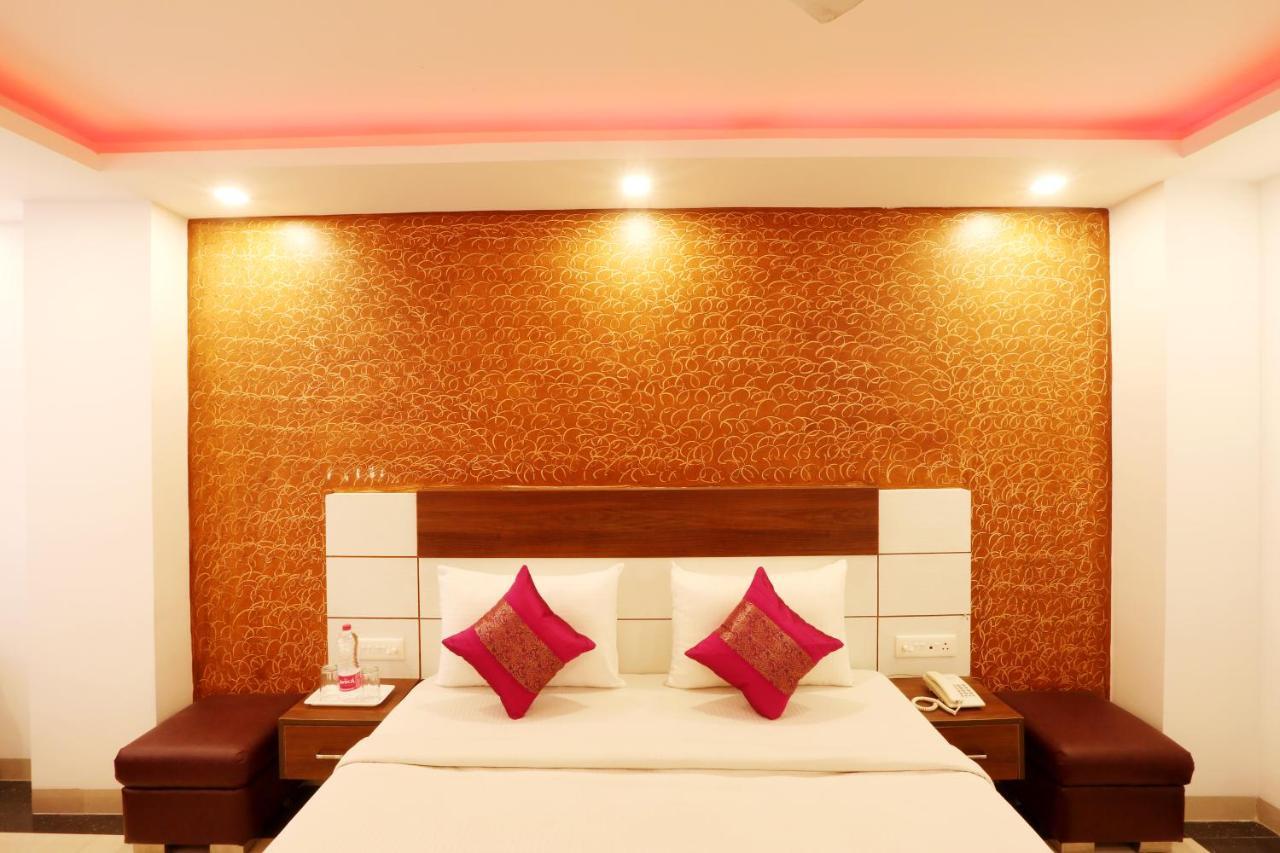 Hotel Classic Ню Делхи Екстериор снимка